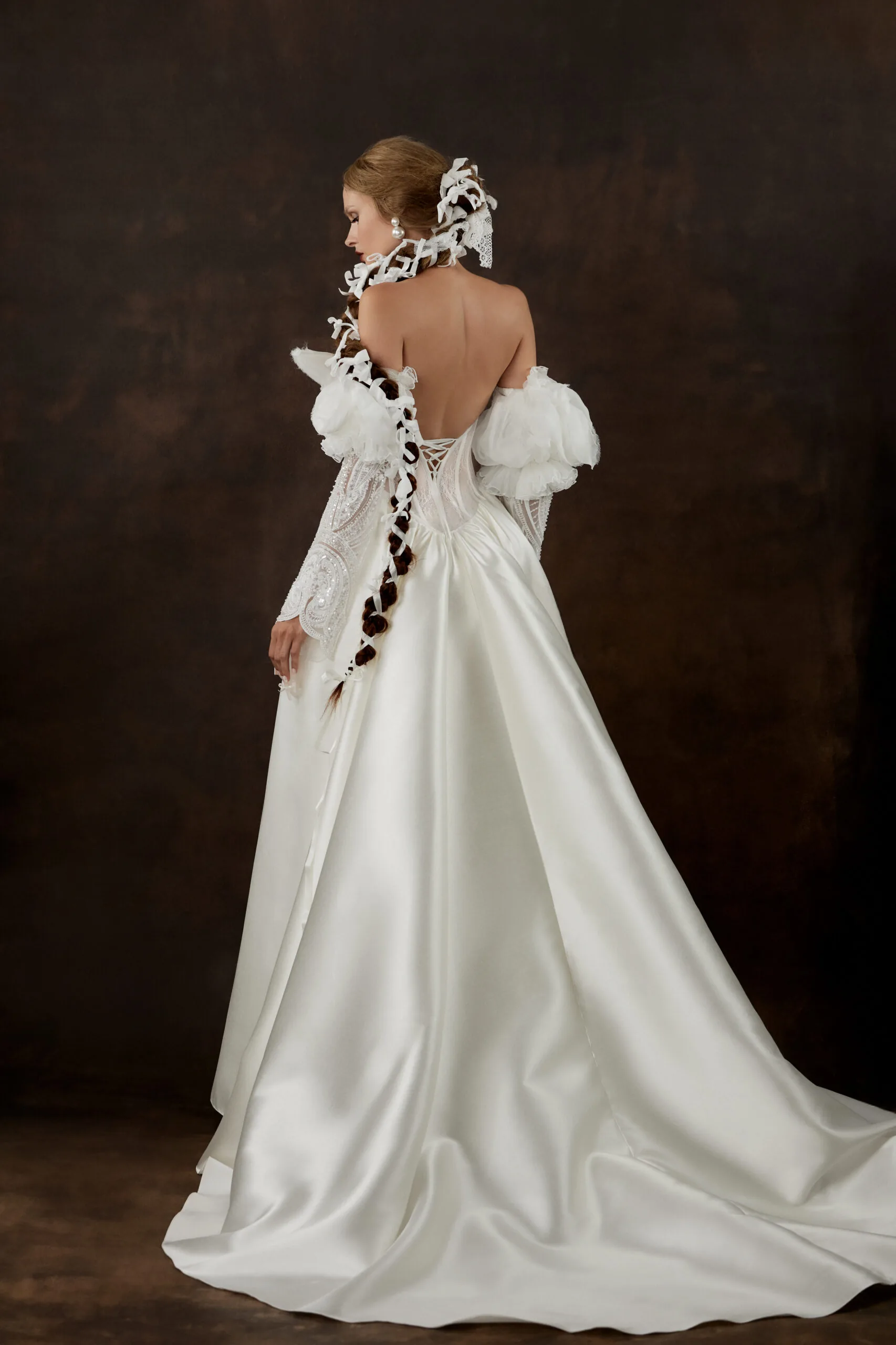 Cecilia в салоне представлено без шлейфа