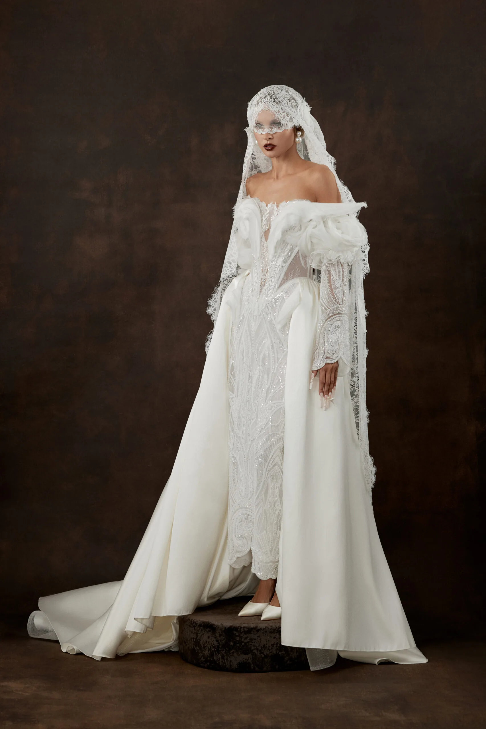 Cecilia+detachable sleeves+detachable train — копия Cecilia в салоне представлено без шлейфа