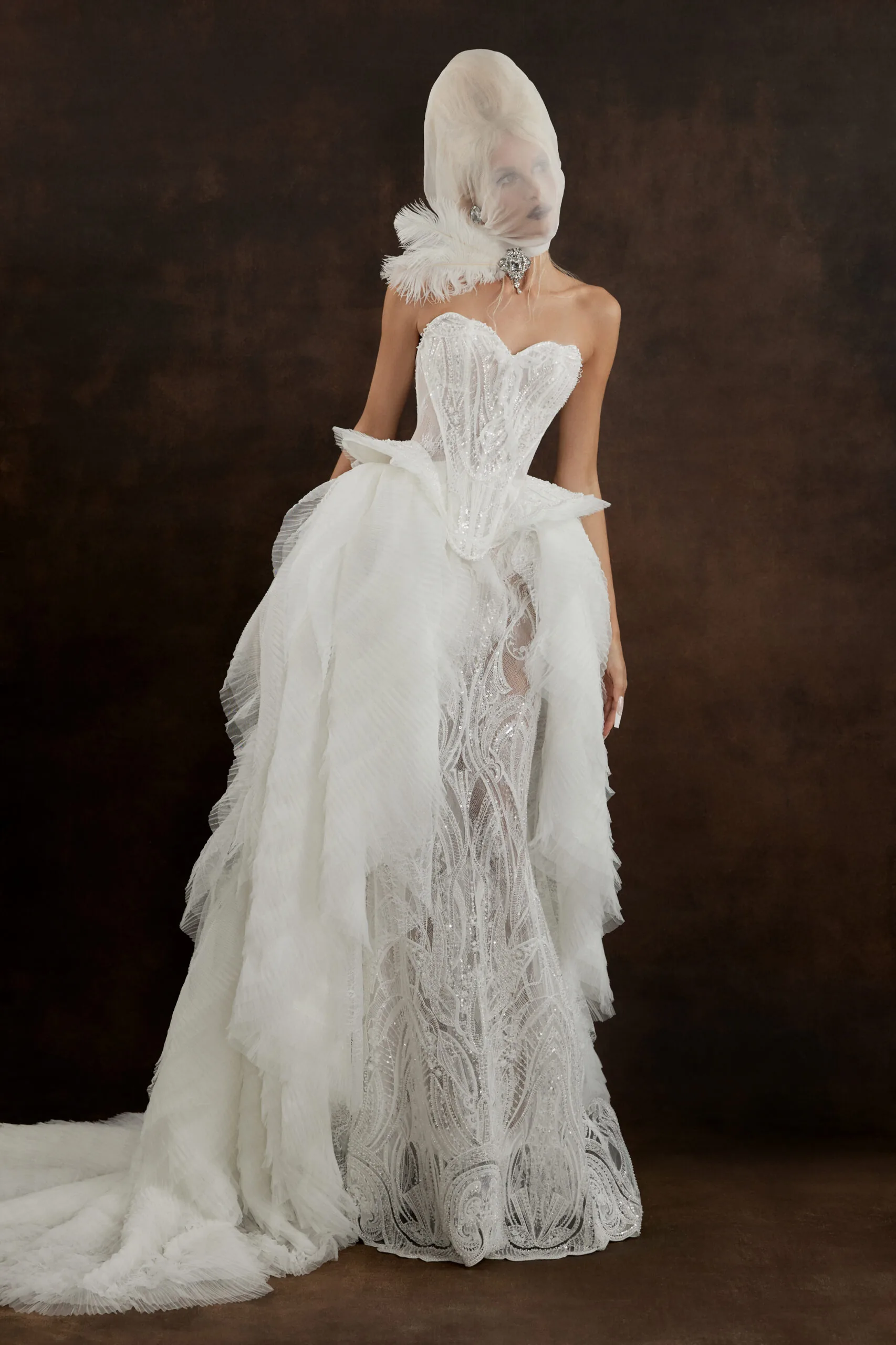 Damiana в салоне представлено без фатинового шлейфа